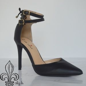 ⚜️Luichiny black lace up heels⚜️